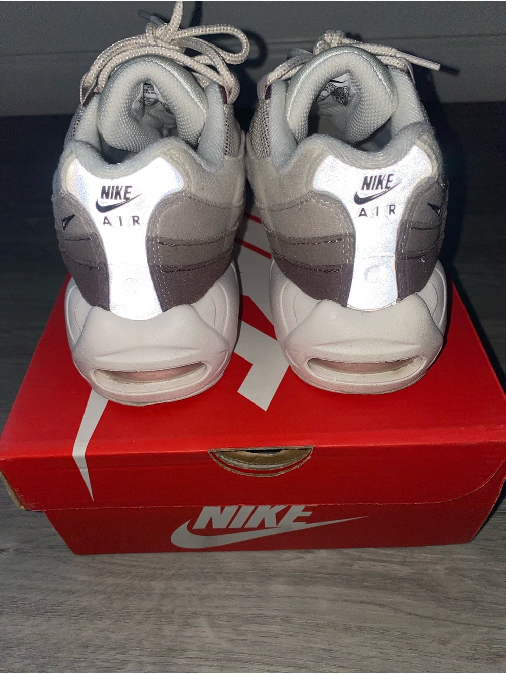 Kids AIR MAX 95S (PS)
PHANTOM/SILT RED-TATTOO
FANTOME/TATTOO/ROUGE LIMON - Picture 7 of 9